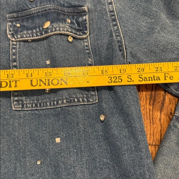 Embellished cropped Denim Jacket, raw hem. Rhinestones - Picture 9 of 10